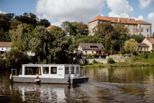 loďKralupy Marina Vltava